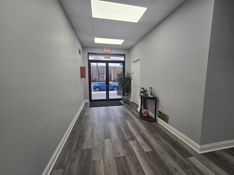 1000 Clifton Ave, Clifton, NJ for lease - Interior Photo - Image 3 of 3