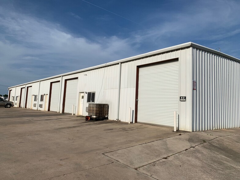 15390 Hwy 29, Liberty Hill, TX for lease - Building Photo - Image 3 of 9