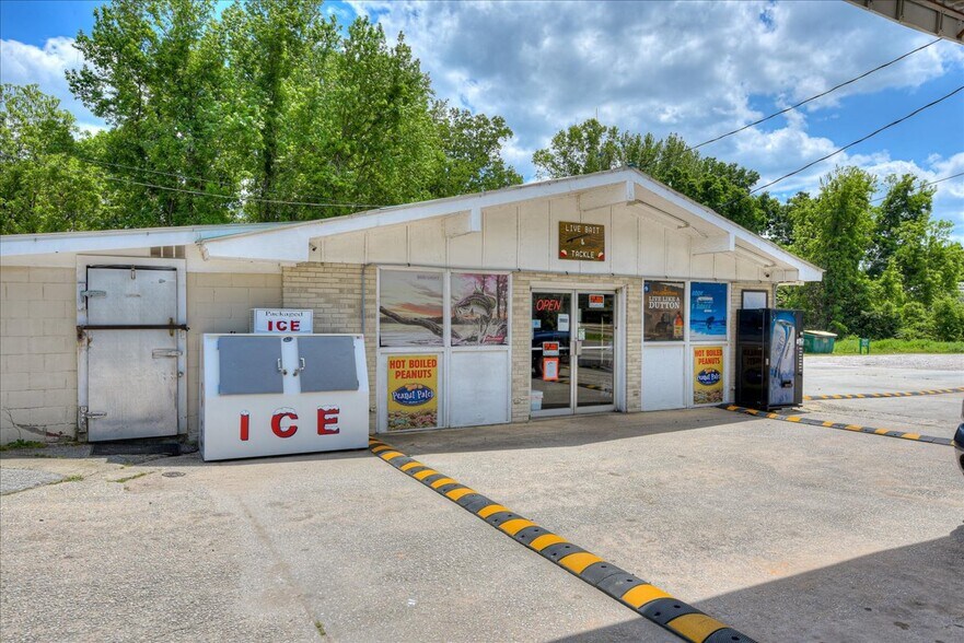 266 Lee St, Johnston, SC 29832