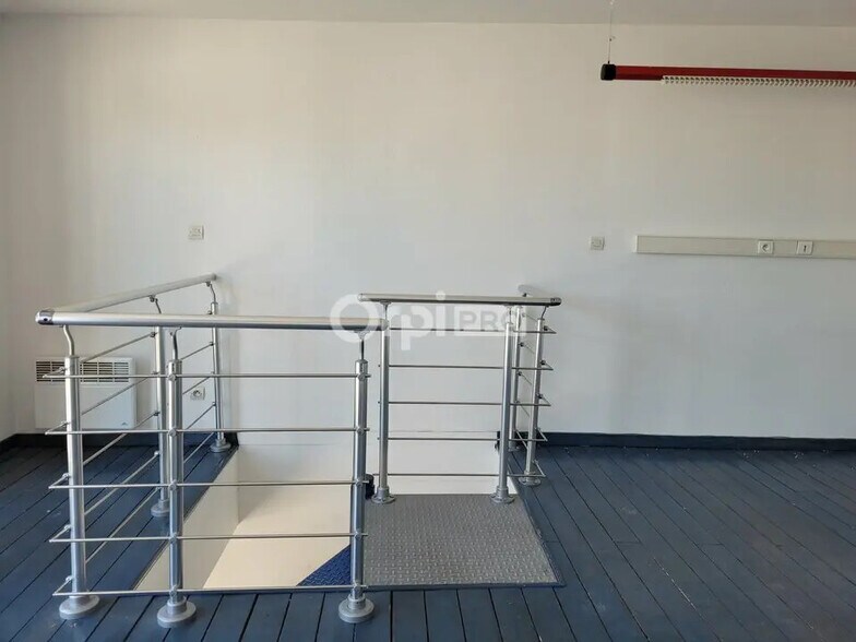 Office in Mérignac for lease - Building Photo - Image 3 of 3