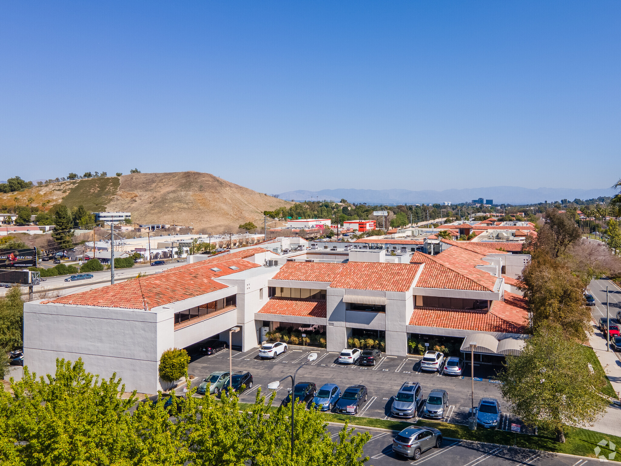 23945 Calabasas Rd, Calabasas, CA for lease Primary Photo- Image 1 of 9