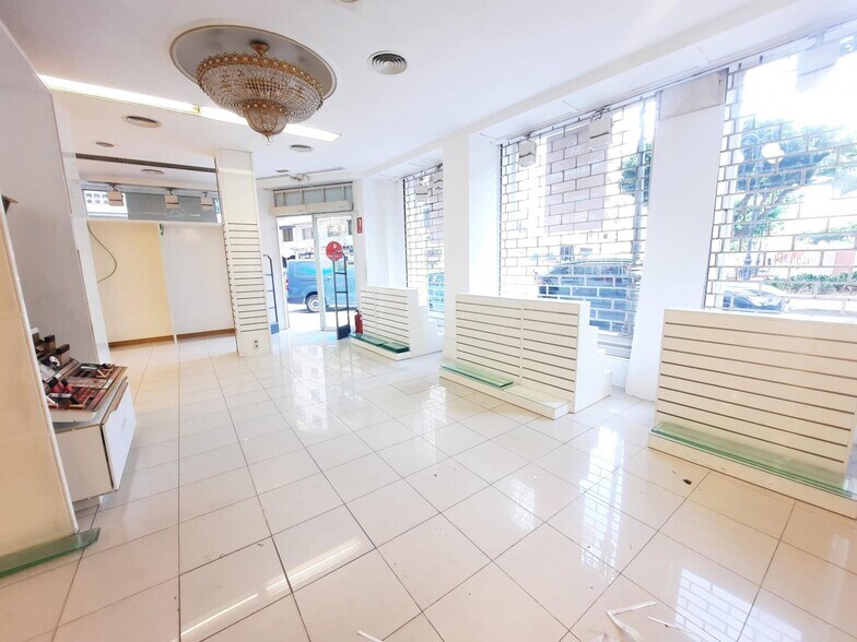 Retail in Alzira for lease - Building Photo - Image 2 of 11