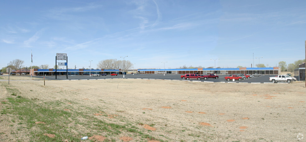 1300 E Central Blvd, Anadarko, OK for sale - Building Photo - Image 2 of 5