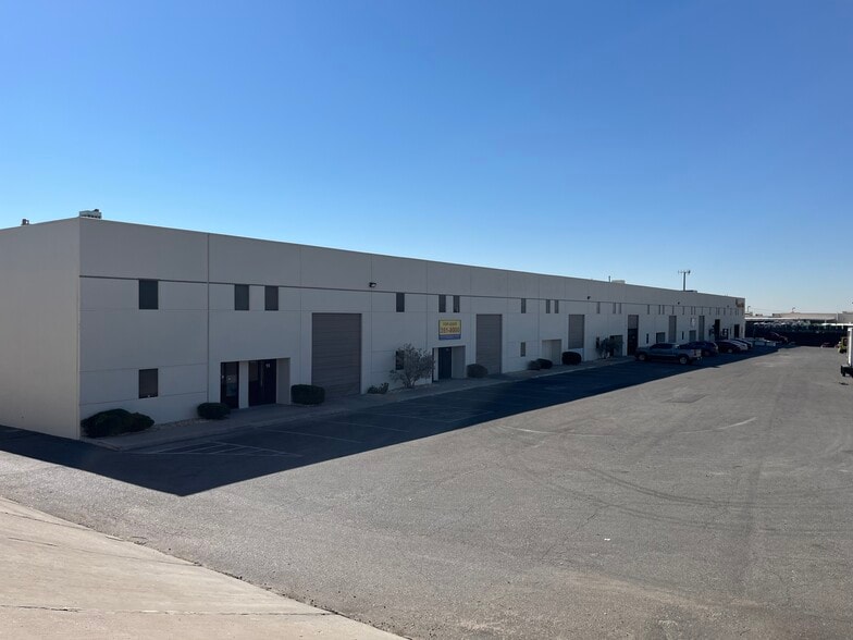 11405 Rojas Dr, El Paso, TX for lease - Building Photo - Image 2 of 5