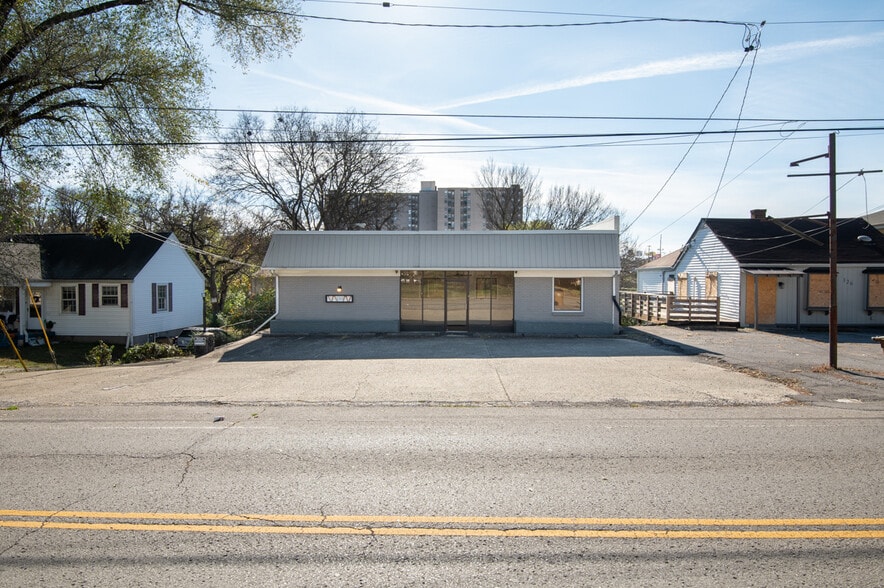 130 Emmitt Ave, Madison, TN for sale - Building Photo - Image 1 of 34