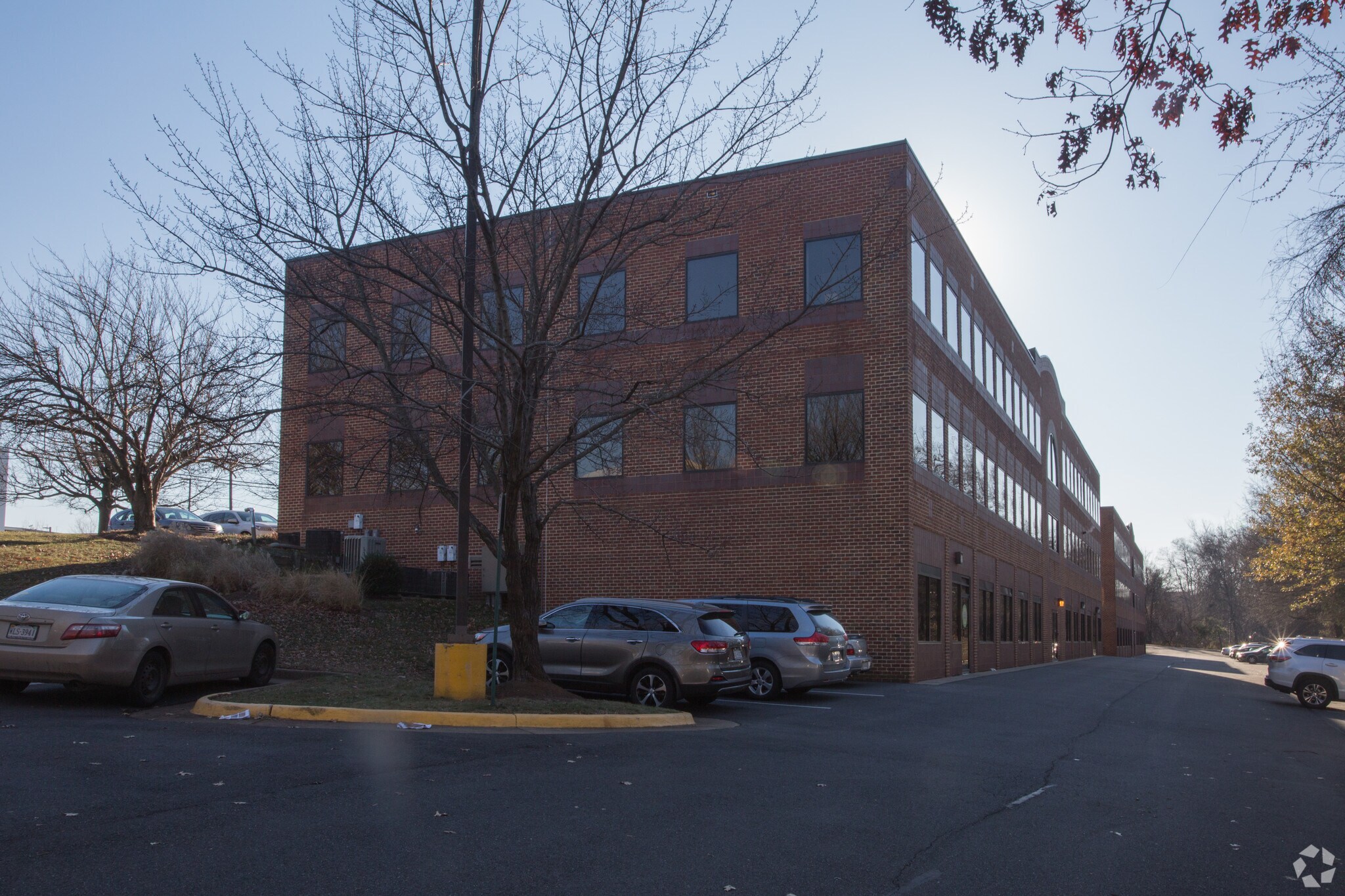 28102812 Old Lee Hwy, Fairfax, VA 22031 North Bldg