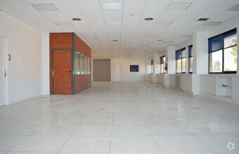 Calle Rosa de Lima, 1 A, Las Rozas de Madrid, Madrid for lease Interior Photo- Image 2 of 8