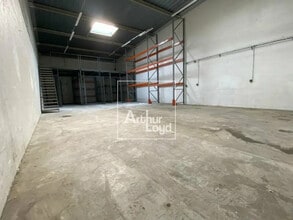 Flex in Chilly-Mazarin for lease Interior Photo- Image 1 of 1