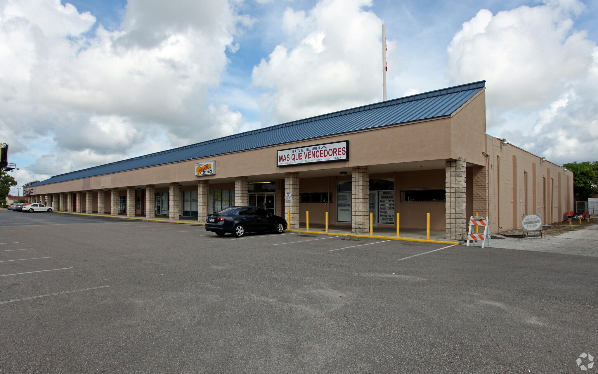 1-69 S Semoran Blvd, Orlando, FL for lease Building Photo- Image 1 of 5