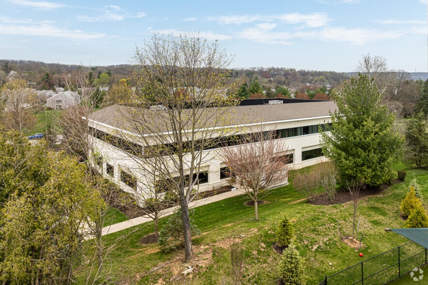 390 Waterloo Blvd, Exton, PA for lease - Building Photo - Image 3 of 13