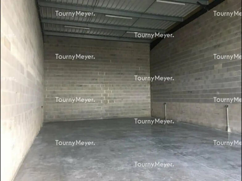 Flex in Saint-Herblain for lease - Interior Photo - Image 3 of 3