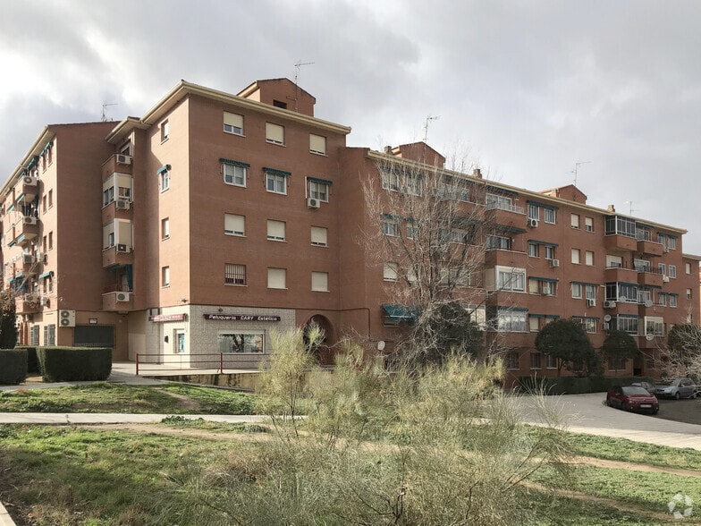 Retail in Toledo, Toledo for lease - Building Photo - Image 2 of 2