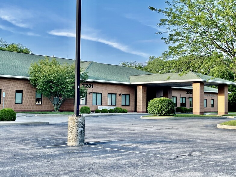 3203 Middle Rd, Columbus, IN for sale - Building Photo - Image 1 of 1