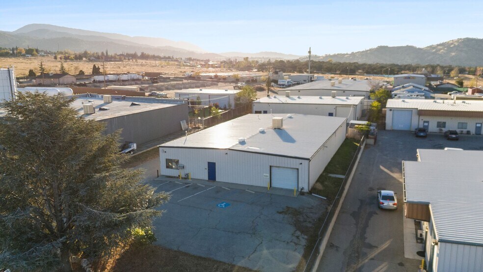 20601 Santa Lucia, Tehachapi, CA for sale - Primary Photo - Image 1 of 22