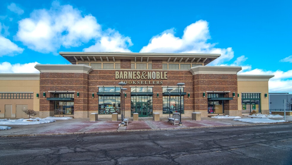 5330 W Saginaw Hwy, Lansing, MI for lease - Building Photo - Image 3 of 8