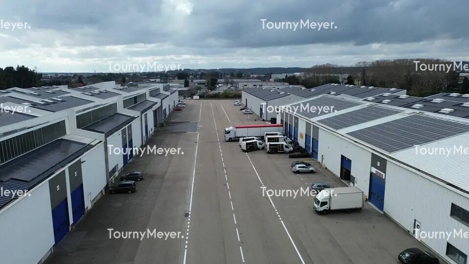 Flex in Nîmes for lease - Building Photo - Image 1 of 7
