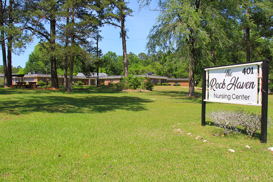 401 SE Stallings Dr, Nacogdoches, TX for sale - Primary Photo - Image 1 of 12