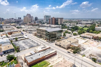 711 Broadway St, San Antonio, TX - AERIAL  map view