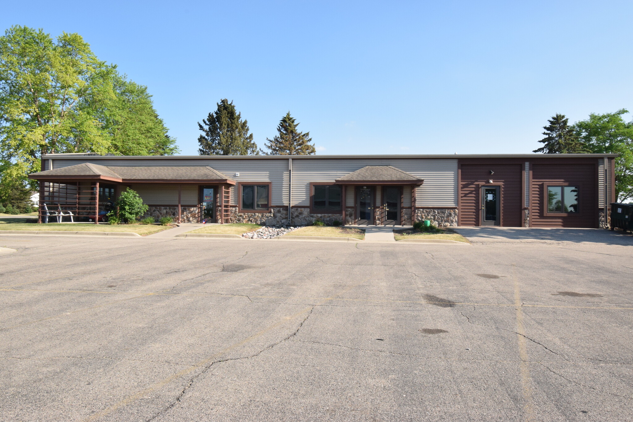 1950 N Wisconsin St, Elkhorn, WI for sale Building Photo- Image 1 of 1