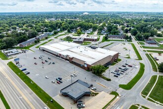 2302 W 1st St, Cedar Falls, IA - AERIAL map view - Image1
