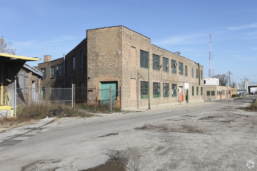 5724 W Armitage Ave, Chicago, IL for sale - Building Photo - Image 2 of 5