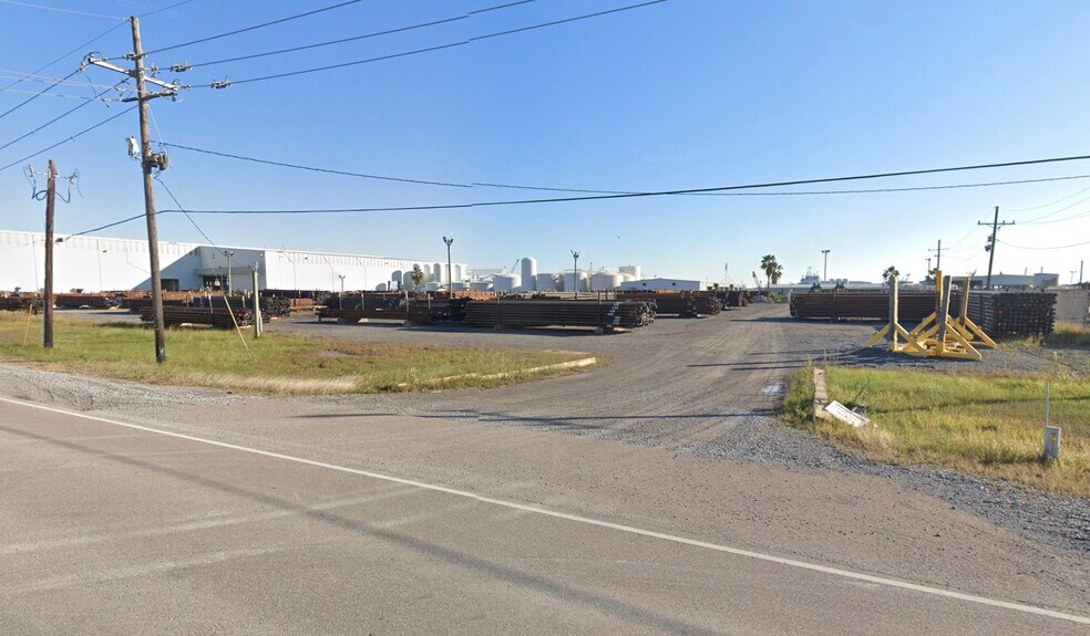 275 Nj Theriot 71, Golden Meadow, LA 70357 Port Fourchon Latdown Yard