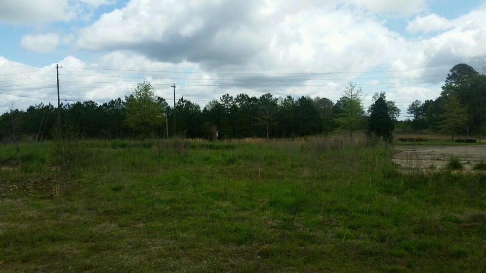 2090 Whitesville Rd, Lagrange, GA 30240