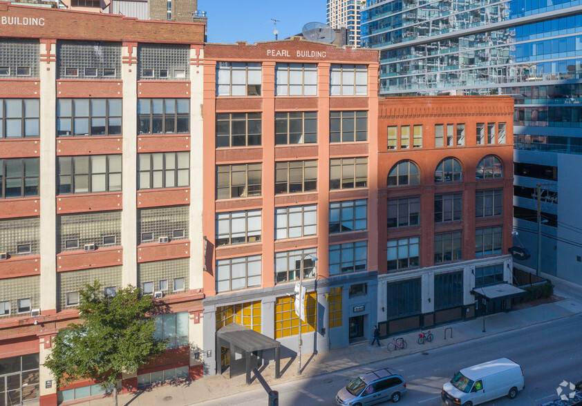 222 W Ontario St, Chicago, IL for lease - Building Photo - Image 1 of 12