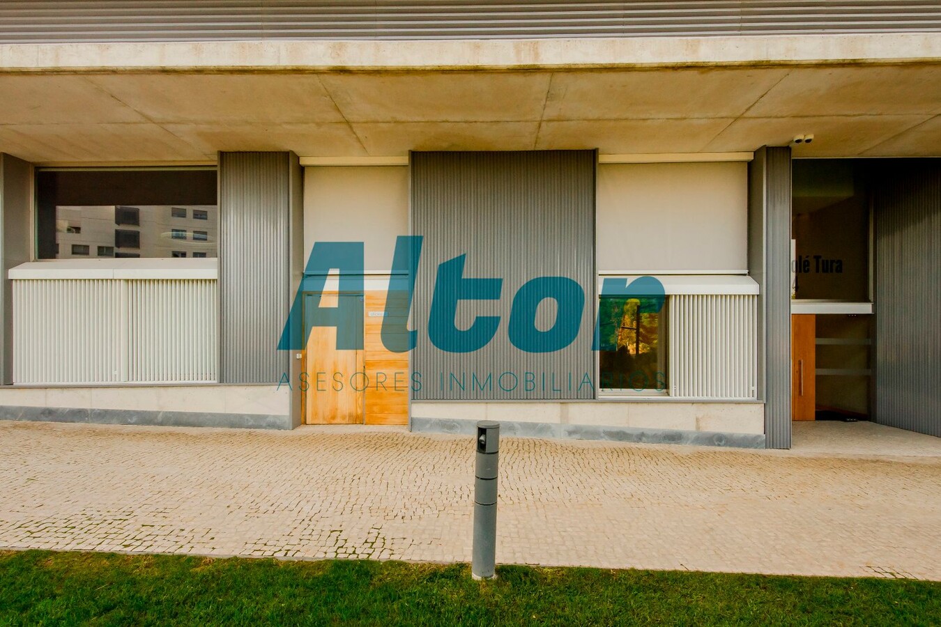 Madrid, MAD 28055 - Unit Pta. 09 -  - Interior Photo - Image 1 of 20