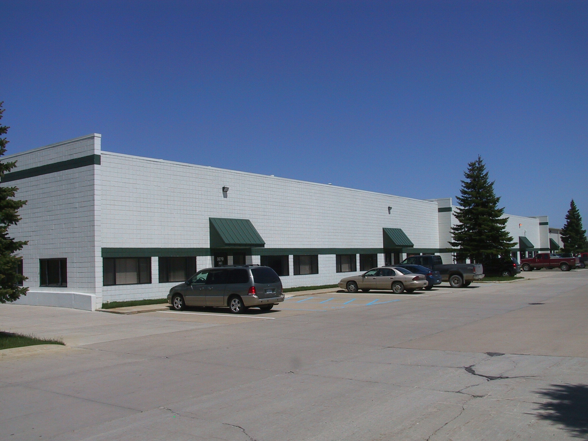 3200-3214 Adventure Ln, Oxford, MI for lease Building Photo- Image 1 of 5