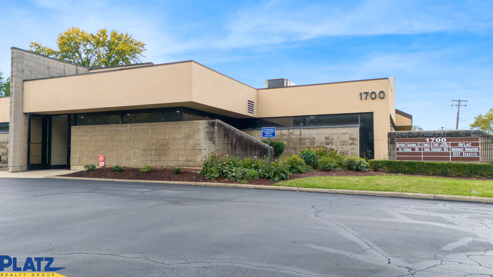 1700 E Market St NE, Warren, OH for lease - Building Photo - Image 1 of 19