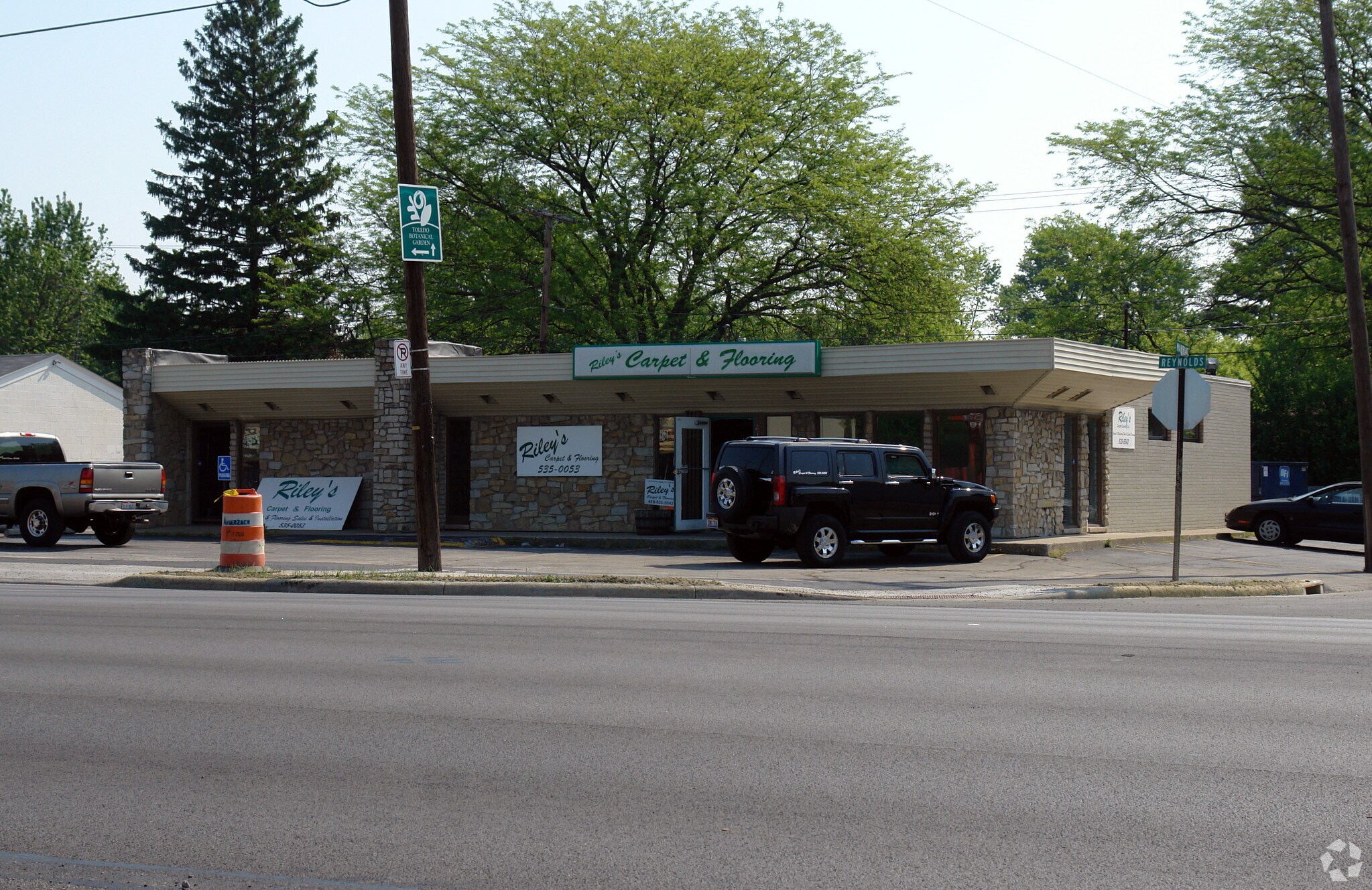 2104 N Reynolds Rd, Toledo, OH for sale Primary Photo- Image 1 of 1