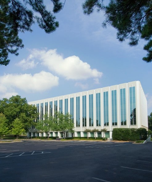 200 Glenridge Point Pky, Atlanta, GA for lease - Building Photo - Image 2 of 6