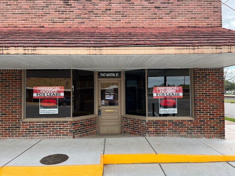 1027-1047 Austin St, Hempstead, TX for sale - Building Photo - Image 1 of 1