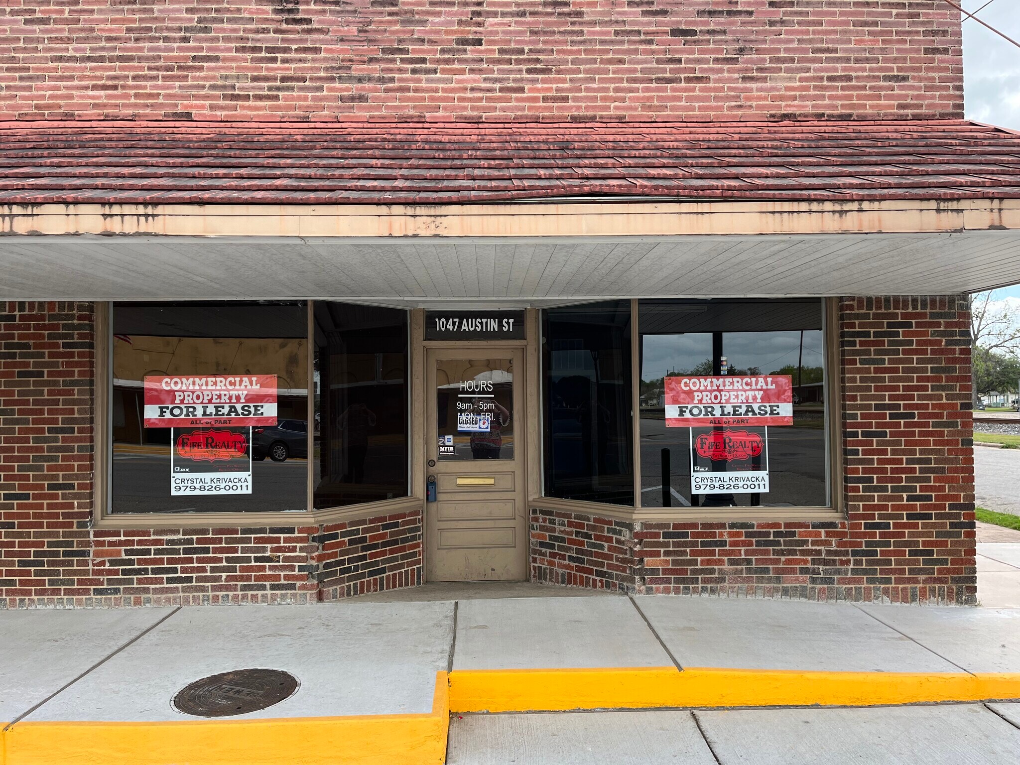 1027-1047 Austin St, Hempstead, TX for sale Building Photo- Image 1 of 1