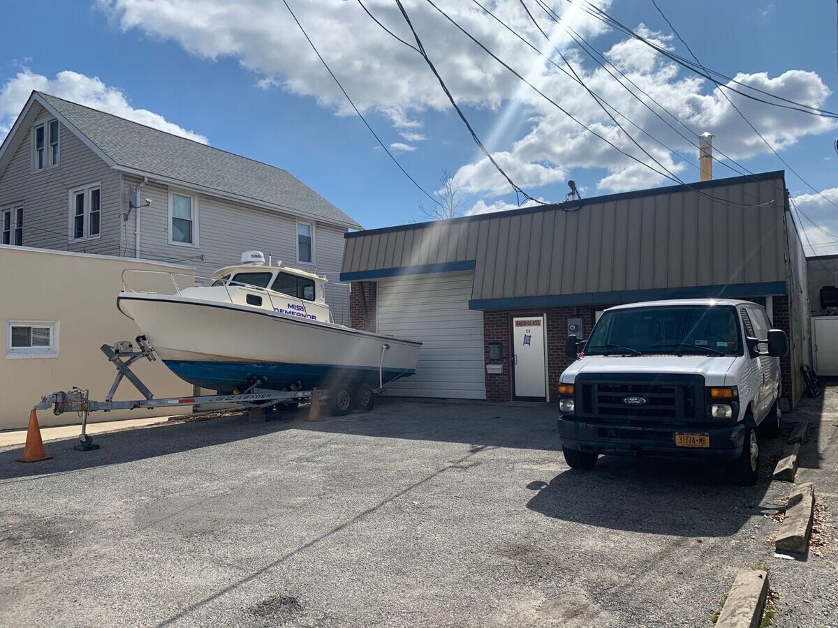 28 Willowdale Ave, Port Washington, NY 11050