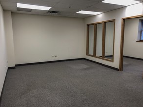 1121 E Main St, St Charles, IL for lease Interior Photo- Image 2 of 12