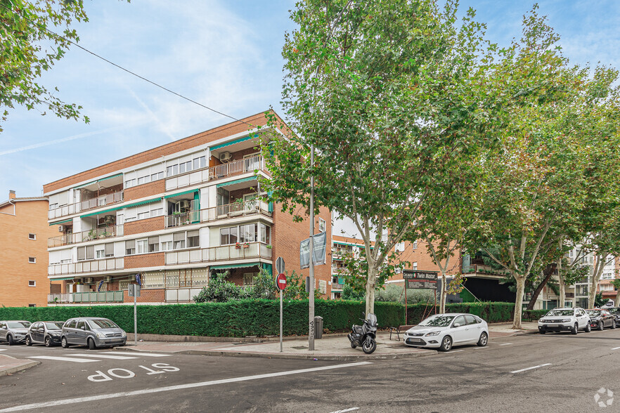 Avenida Logroño, 154, Madrid, Madrid for sale - Primary Photo - Image 1 of 3