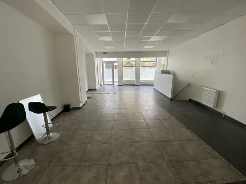 Retail in Vénissieux for lease - Interior Photo - Image 2 of 5