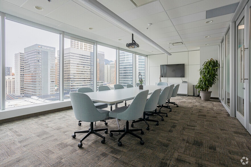 903 8th Ave SW, Calgary, AB for lease - Building Photo - Image 1 of 25