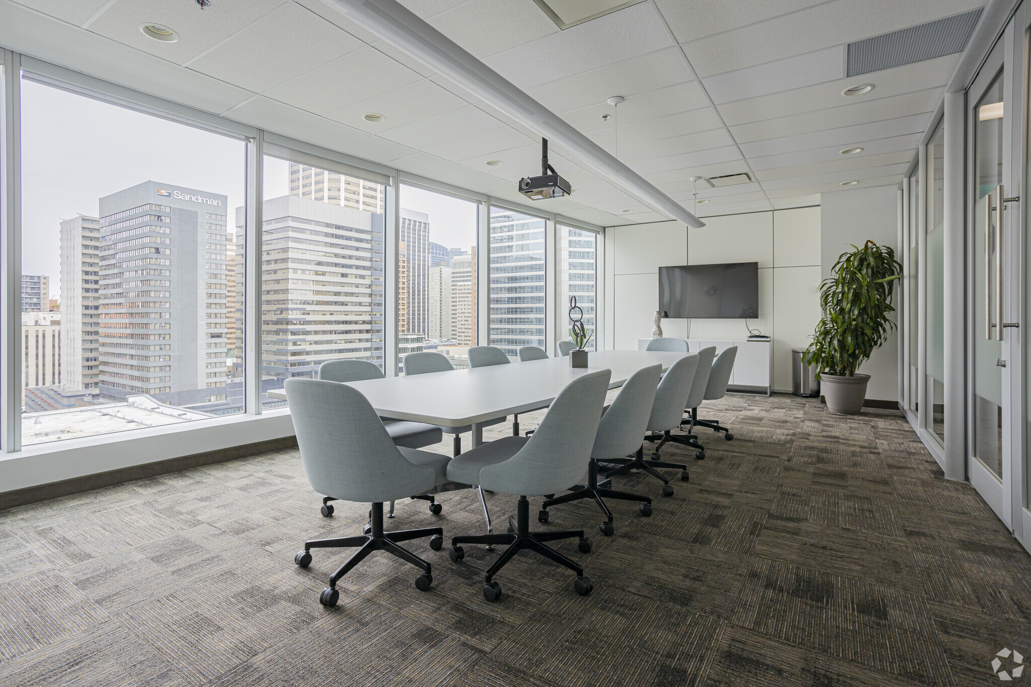 903 8th Ave SW, Calgary, AB for lease Building Photo- Image 1 of 27