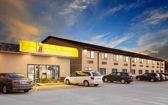 Super 8 by Wyndham Macomb - Commercial Real Estate