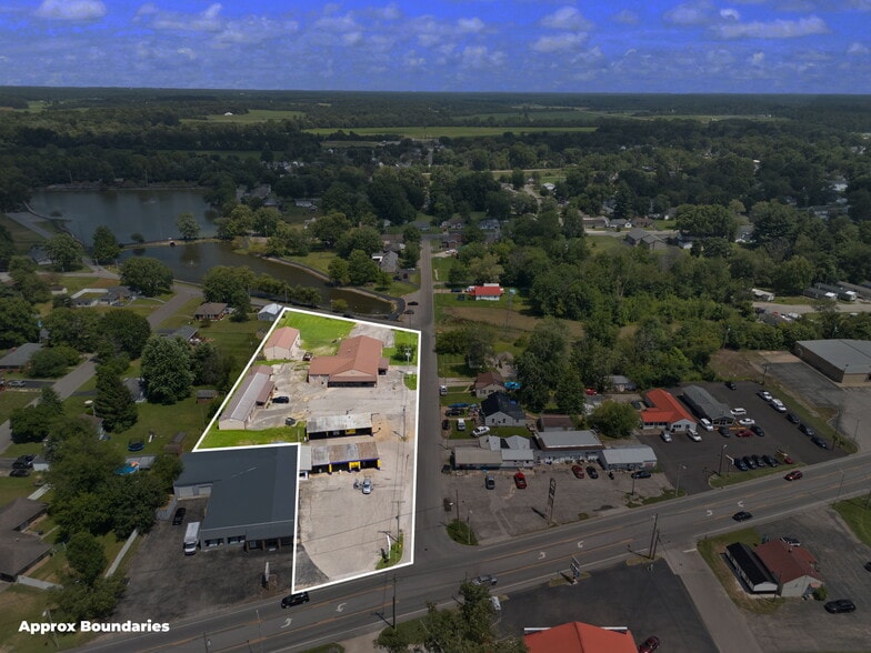 756 Lakeshore Dr, Scottsburg, IN for sale - Building Photo - Image 1 of 106