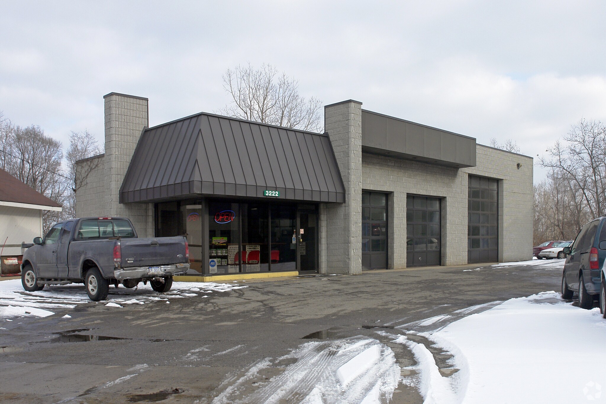 3222 Plainfield Ave NE, Grand Rapids, MI for sale Primary Photo- Image 1 of 1