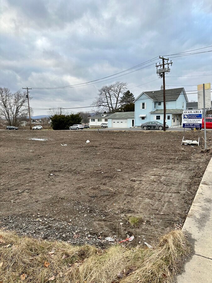 700 Davis St, Scranton, PA 18505 for Lease