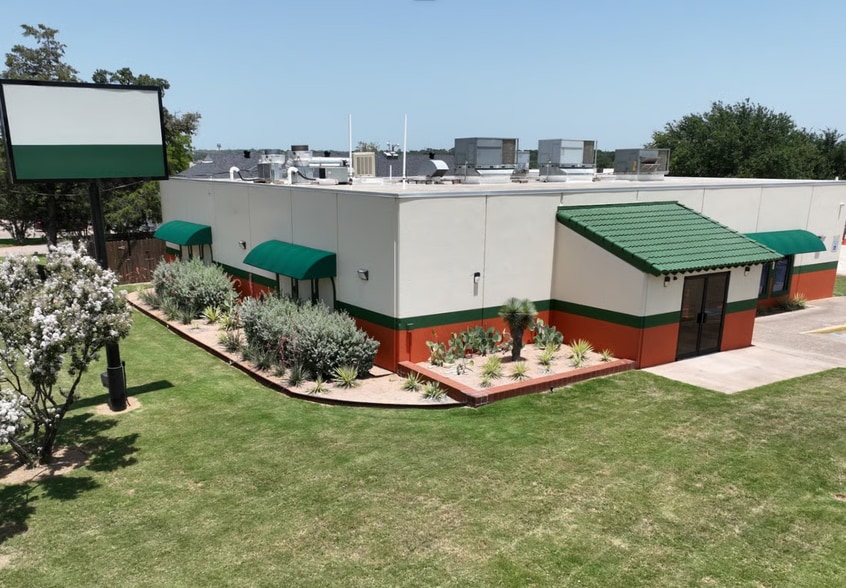 1224 Precinct Line Rd, Hurst, TX for sale - Building Photo - Image 1 of 3