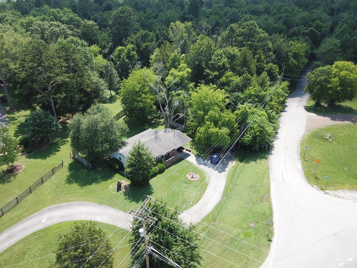 7112 Bonny Oaks Dr, Chattanooga, TN 37421