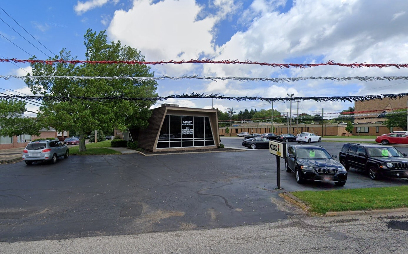 4015 Hills and Dales Rd NW, Canton, OH 44708