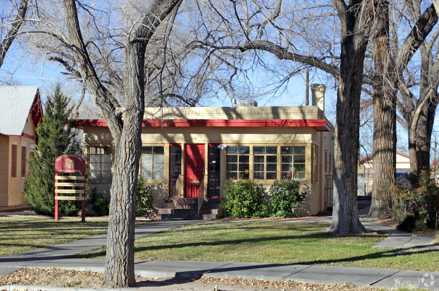 1001 Luna Cir NW, Albuquerque, NM for sale - Primary Photo - Image 1 of 1