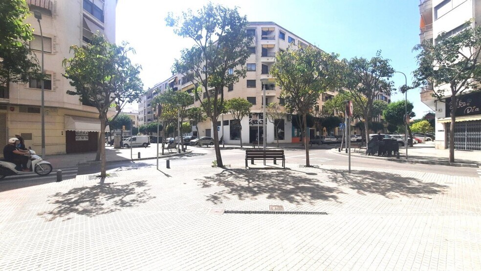 Retail in Gandia for sale - Building Photo - Image 2 of 14